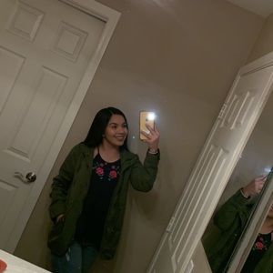 Meet your Posher, Alexia